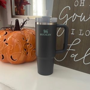 30oz Stanley Quencher 2.0 - Charcoal